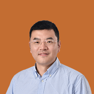 创始人、董事会主席、首席执行官: 吴雷